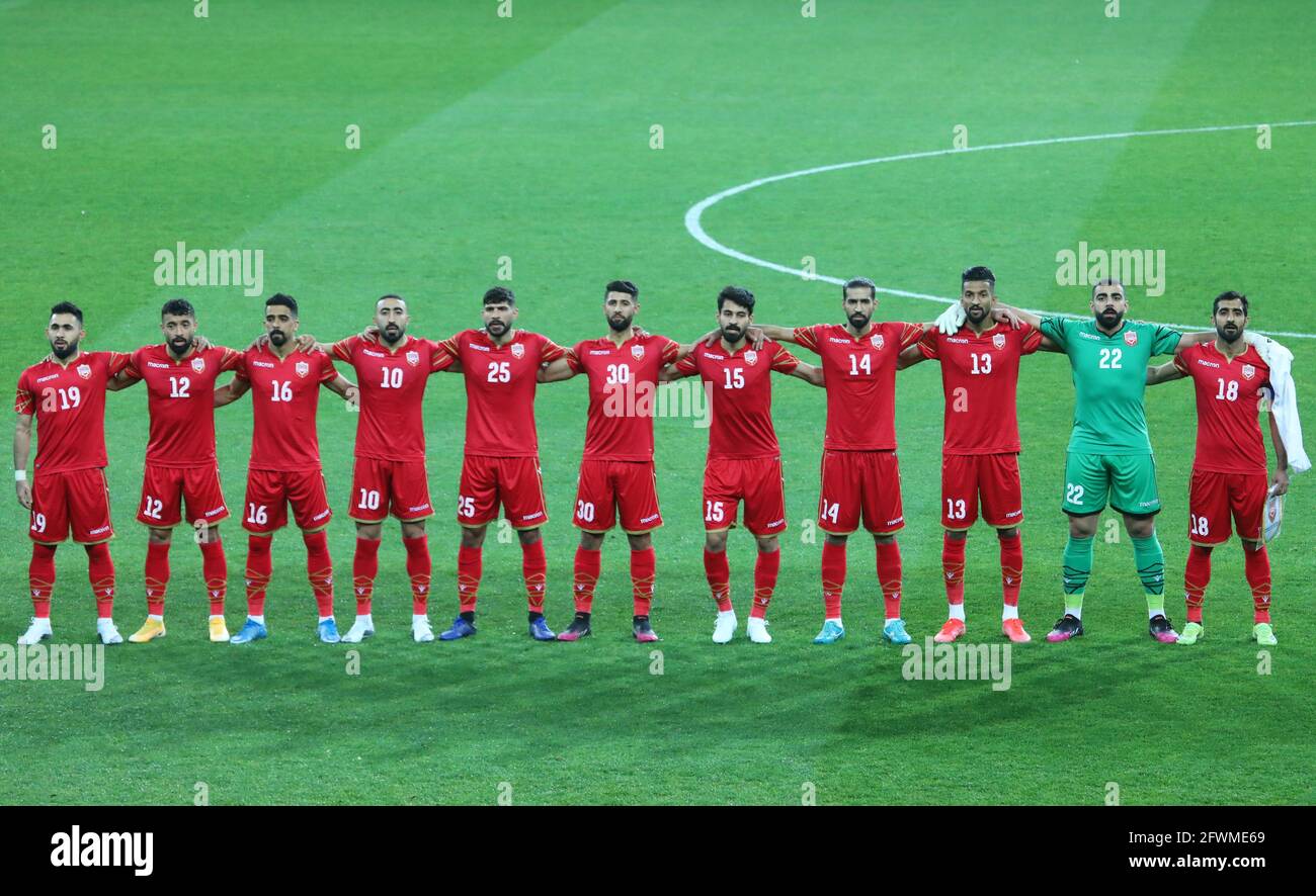 KHARKIV, UCRAINA - 23 MAGGIO 2021 - i giocatori del Bahrain sono visti sul campo prima di un amichevole contro l'Ucraina al Metalist Stadium Regional Sports Complex, Kharkiv, Ucraina nordorientale. Credit: Ukrinform/Alamy Live News Foto Stock