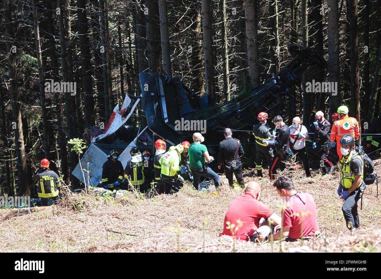 I primi immaggi dell'incidente avvenuto sulla funivia Stresa-Mottarone, in Piemonte. Quattordici persone sono morte. Lago maggiore, Italia Foto Stock