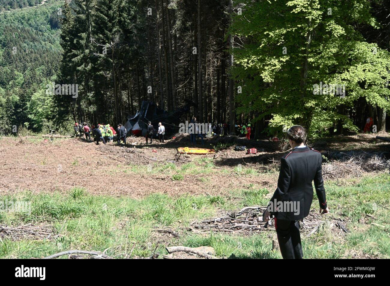 I primi immaggi dell'incidente avvenuto sulla funivia Stresa-Mottarone, in Piemonte. Quattordici persone sono morte. Lago maggiore, Italia Foto Stock