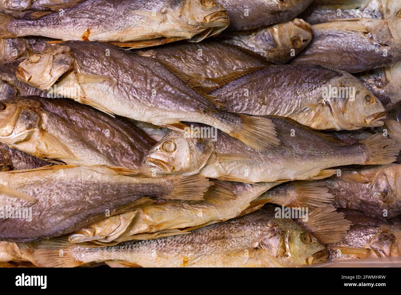 Pesce secco in vendita presso un mercato di Hong Kong Foto Stock
