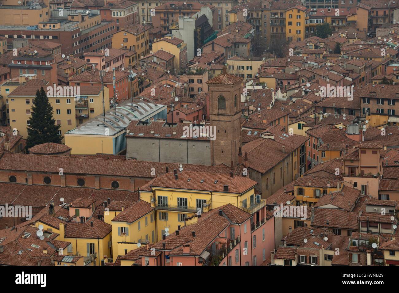 Bologna, Italia, Vista del centro storico da le due Torri Foto Stock