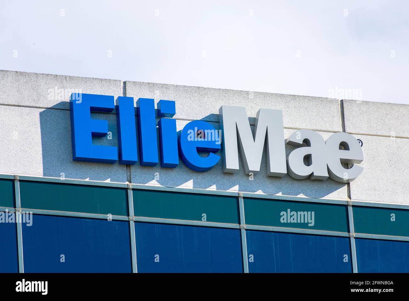 Segno di Ellie Mae, logo sulla sede centrale. Ellie Mae è una società di software che elabora il 35% delle applicazioni ipotecarie degli Stati Uniti - Pleasanton, California Foto Stock