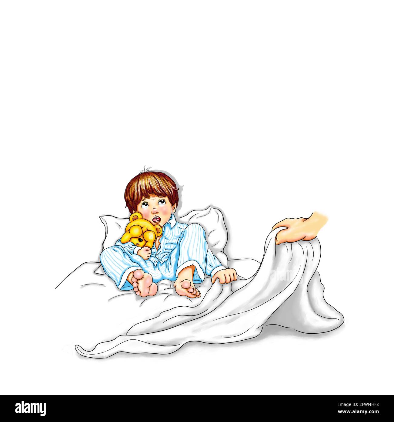 Ragazzo bambino sdraia letto a piedi nudi di notte tenere orsacchiotto in armi occhi paura disturbato insicuro guardare verso l'alto bocca aperta paura mano afferra coperta Foto Stock