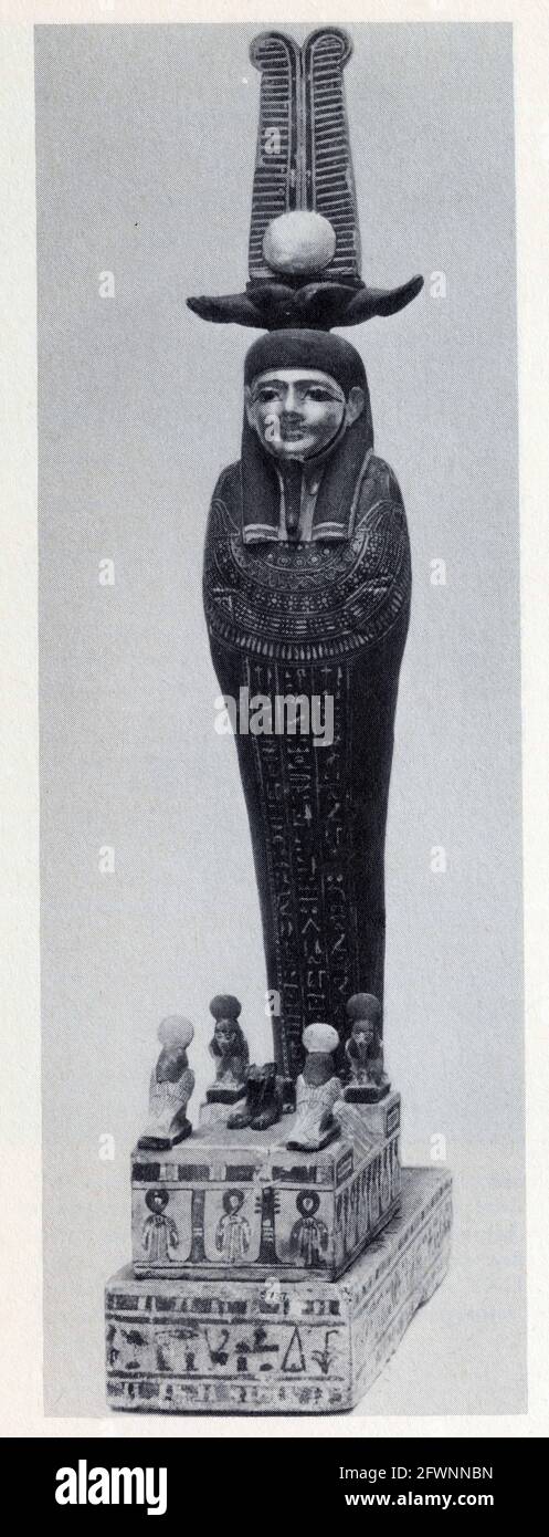 Una tipica figura di Otak-Sokar-Osiris, mummiforme, con un copricapo che incorpora corna di ariete, disco solare e pennacchi. XXVI Dinastia. 664-525 A.C. Foto Stock