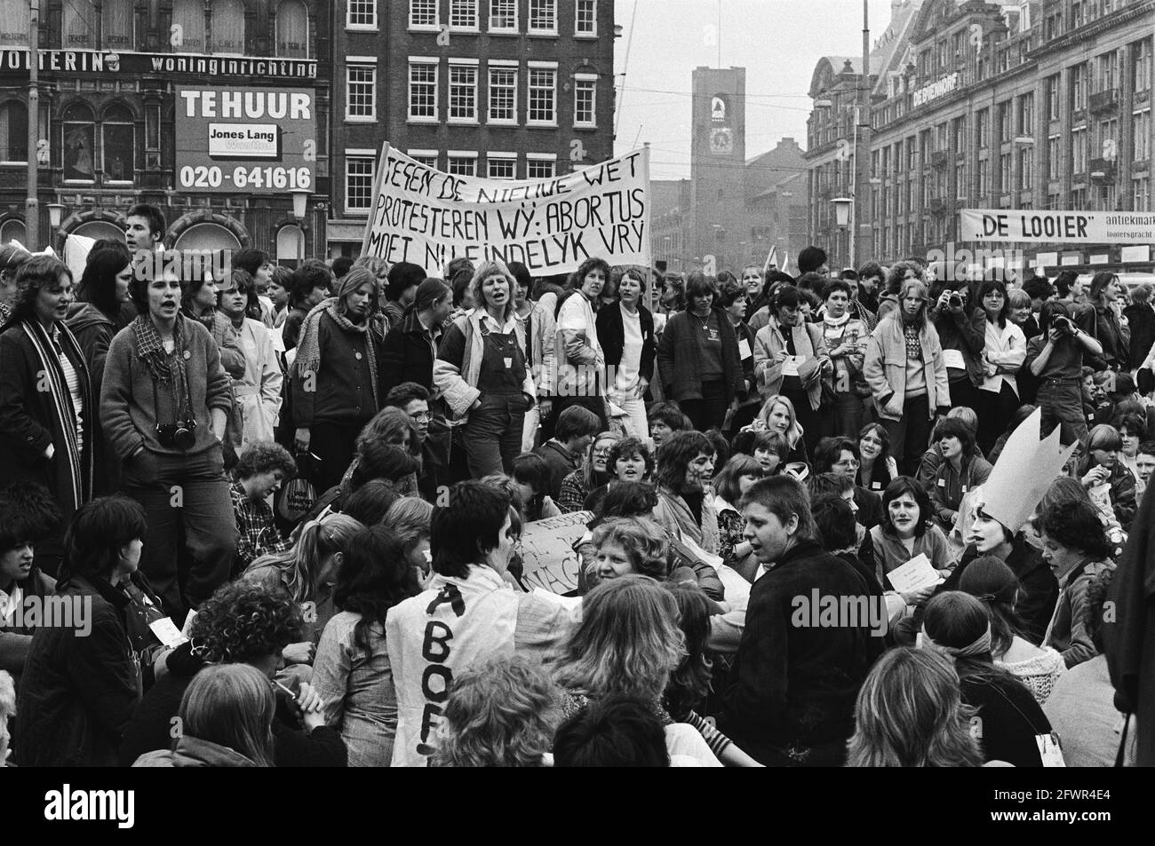 Giornata nazionale dello sciopero femminile, manifestanti sulla diga, 30 marzo 1981, dimostranti, scioperi, Donne, Paesi Bassi, foto agenzia stampa del XX secolo, notizie da ricordare, documentario, fotografia storica 1945-1990, storie visive, Storia umana del XX secolo, che cattura momenti nel tempo Foto Stock