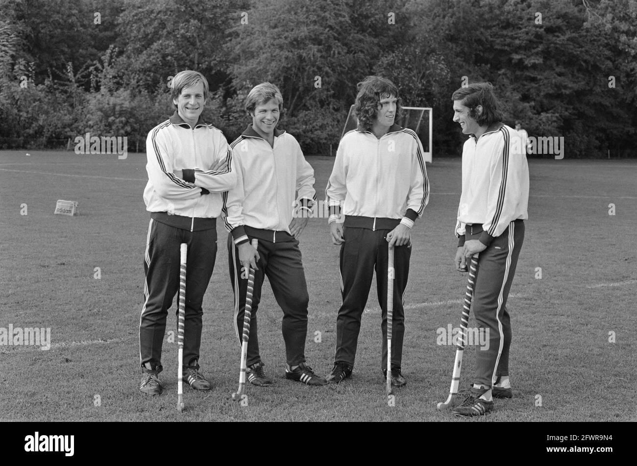 Paesi Bassi contro il Belgio 6-0 (hockey da campo); i quattro Dutchmen che hanno giocato la loro partita di addio, 13 ottobre 1974, hockey da campo, Paesi Bassi; foto agenzia stampa del xx secolo, notizie da ricordare, documentario, fotografia storica 1945-1990, storie visive, Storia umana del XX secolo, che cattura momenti nel tempo Foto Stock