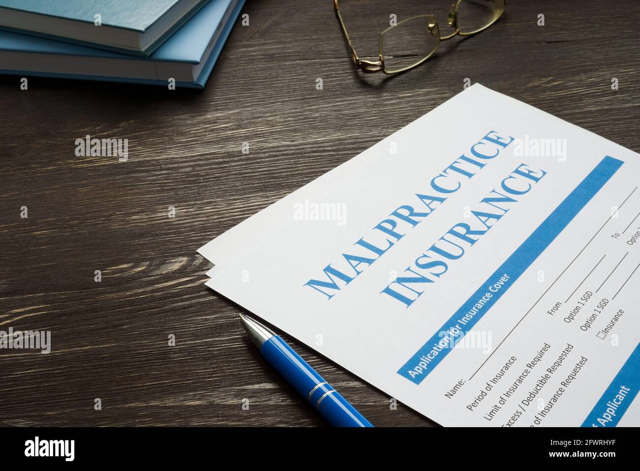 Assicurazione contro le pratiche illecite professionali domanda vuota per i lavoratori. Foto Stock