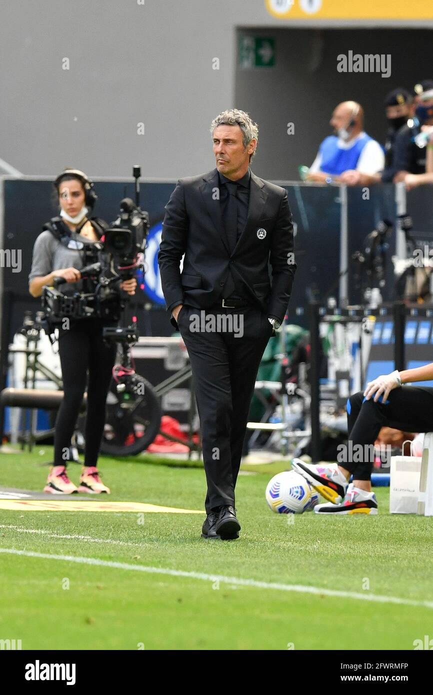 Milano, Italia. 23 maggio 2021. Il capo allenatore Luca Gotti di Udinese ha visto durante la Serie UNA partita tra Inter e Udinese a Giuseppe Meazza a Milano. (Photo Credit: Gonzales Photo/Alamy Live News Foto Stock