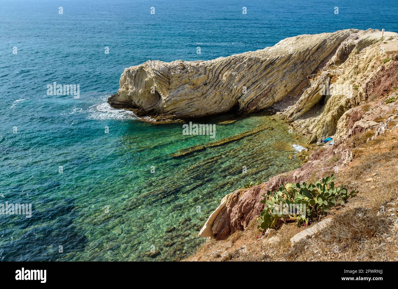 Cala Maidduzza all'interno della Riserva Naturale Siciliana, paesaggio mediterraneo del mare, Terrasini, provincia di Palermo, Italia Foto Stock