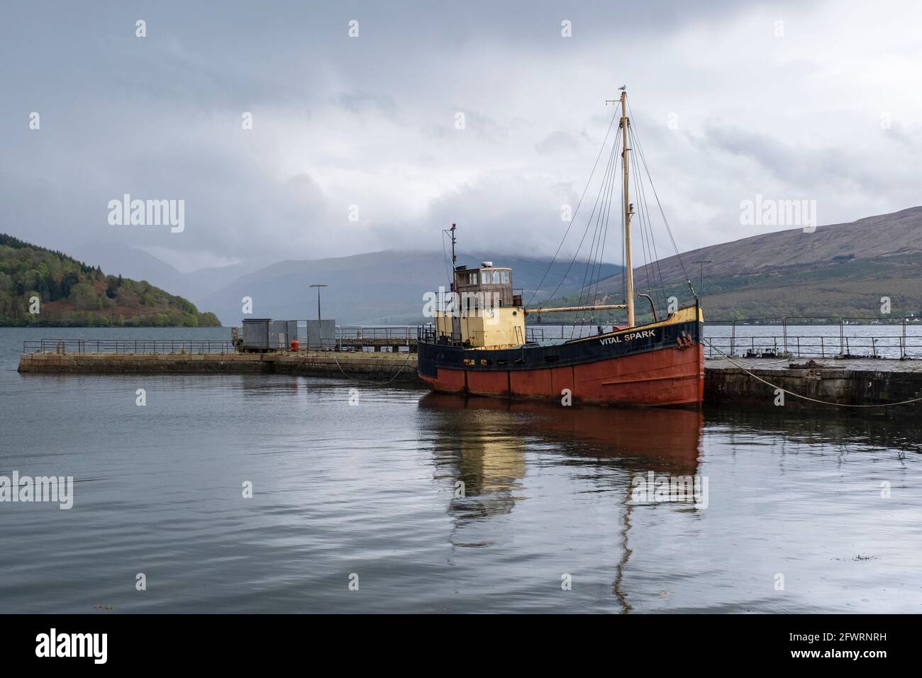 Il Vital Spark Clyde Puffer ormeggiò a Inveraray, Argyll. La barca puffer prende il nome dalla nave nelle storie Para Handy di Neil Munro e nella serie televisiva Foto Stock
