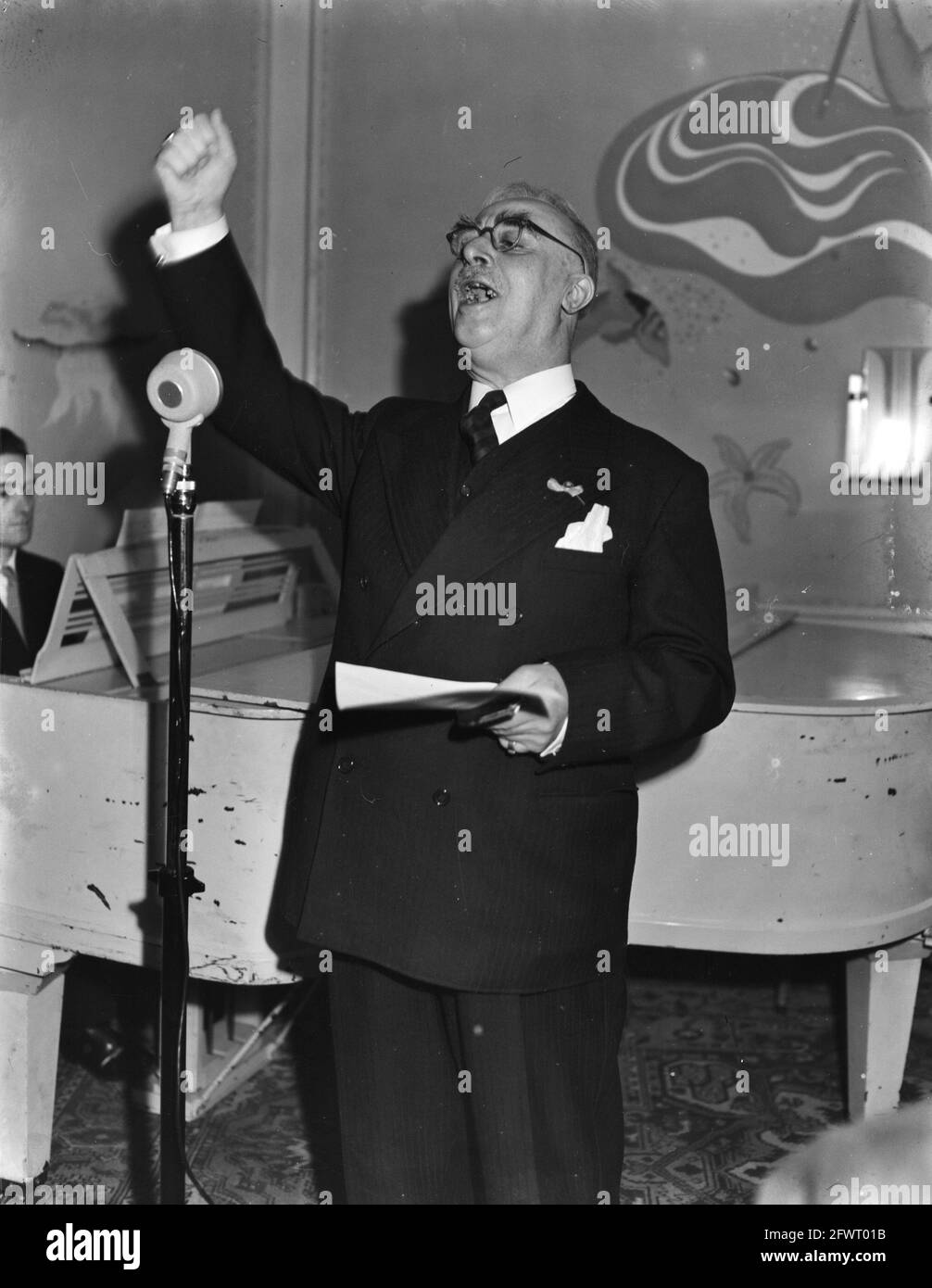 Assemblea Generale NWU. Missione in bicicletta. Jkhr. Van de Bergh van Heemstede cings, 31 gennaio 1953, Paesi Bassi, foto agenzia stampa del XX secolo, notizie da ricordare, documentario, fotografia storica 1945-1990, storie visive, Storia umana del XX secolo, che cattura momenti nel tempo Foto Stock