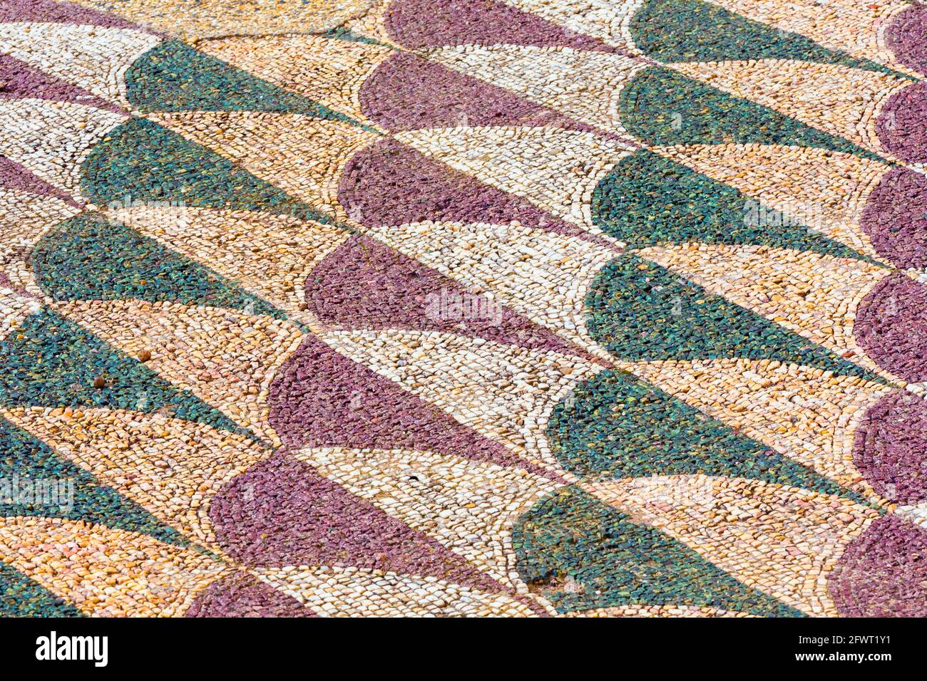 Roma, Italia. Pavimento a mosaico nelle Terme di Caracalla, o terme di Caracalla risalente al III secolo D.C. I bagni sono una parte del centro storico Foto Stock