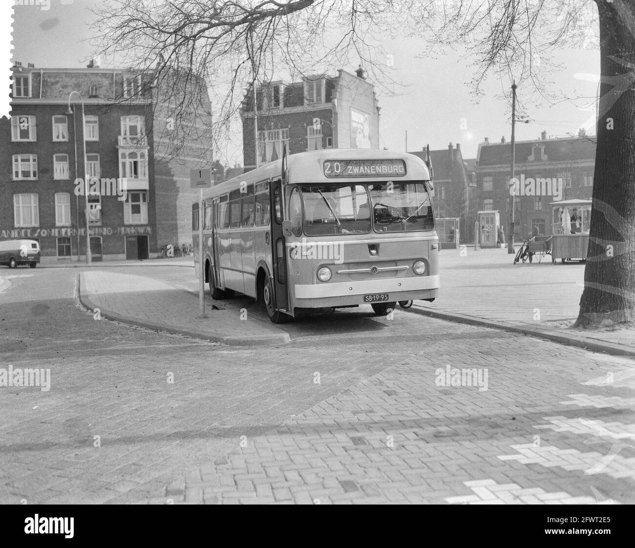 Nuovo autobus in sostituzione di Haarlemmertram, 1 aprile 1957, BUSSEN, Paesi Bassi, foto agenzia stampa del xx secolo, notizie da ricordare, documentario, fotografia storica 1945-1990, storie visive, Storia umana del XX secolo, che cattura momenti nel tempo Foto Stock