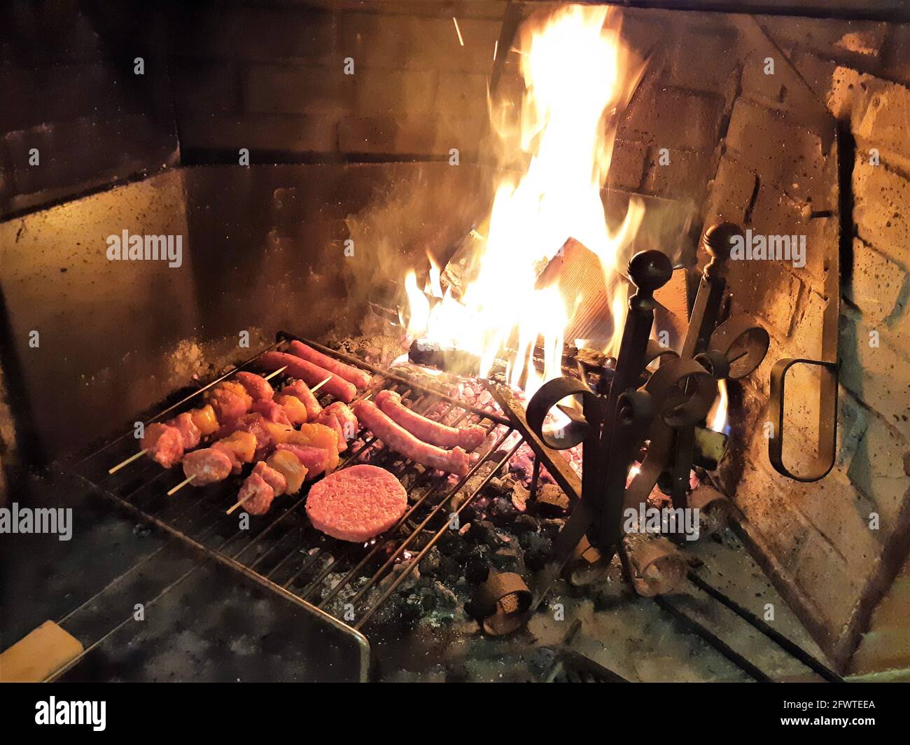 Camino per cucinare l'arrosto di maiale immagini e fotografie stock ad alta  risoluzione - Alamy