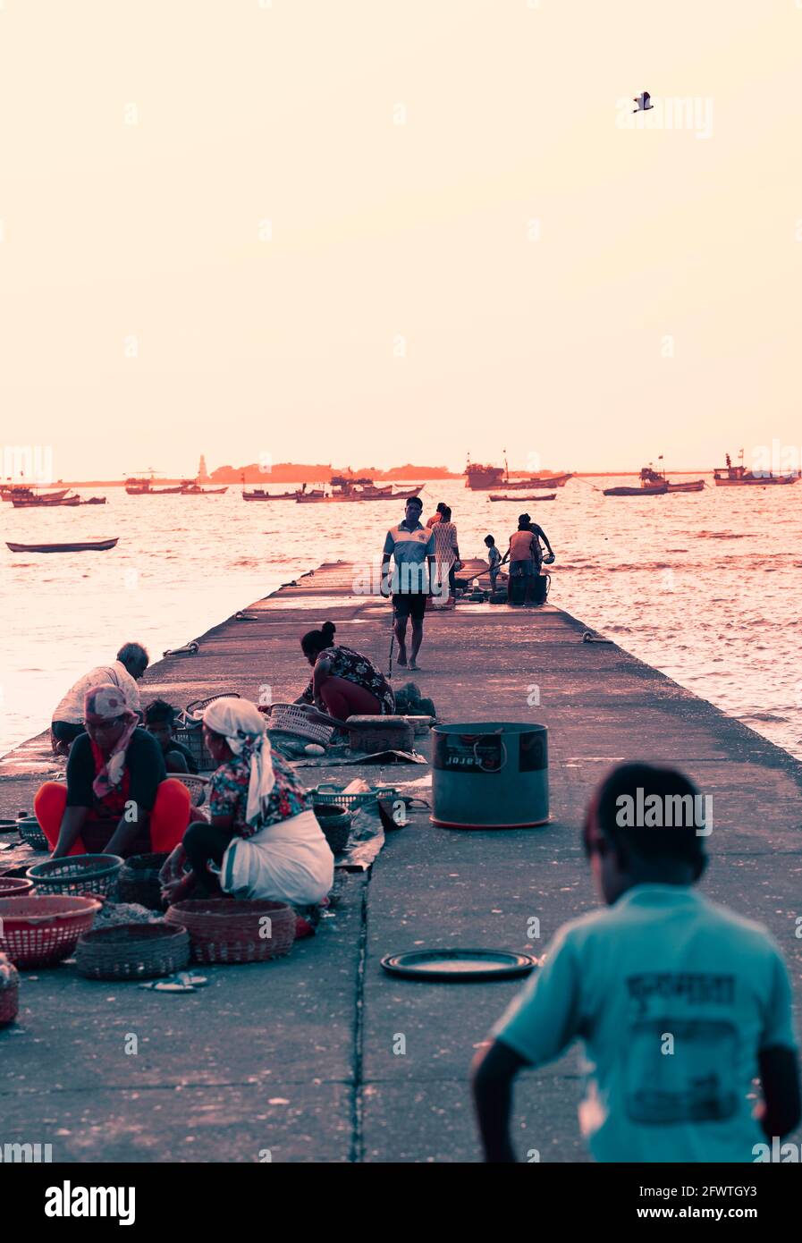 Situato a 40 km dall'estremità meridionale di Mumbai, la spiaggia di Gorai è la pausa essenziale che stavate cercando in quanto offre serenità per gli amanti della pace. Foto Stock