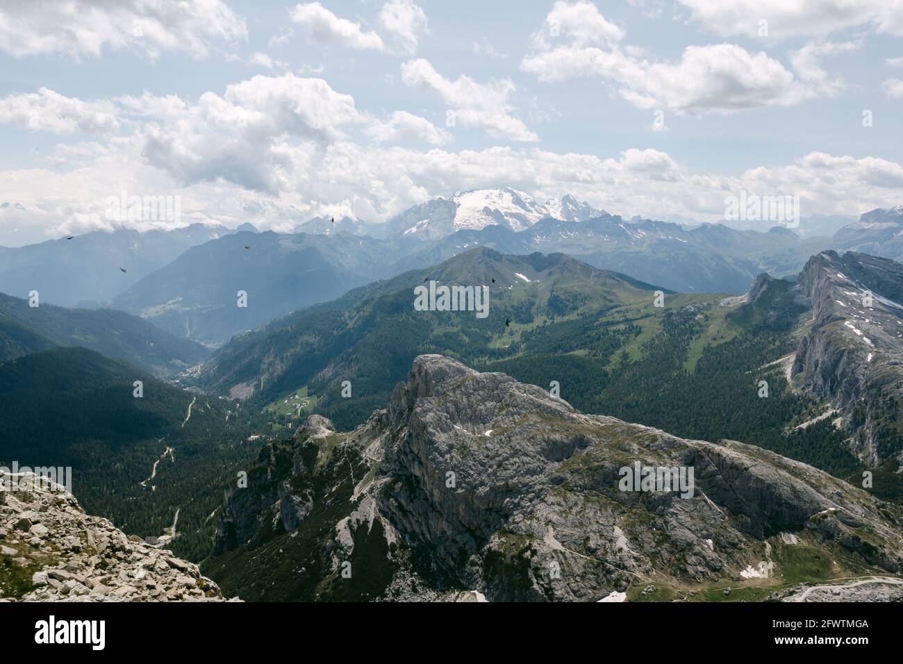 Vista delle Dolomiti dal Rifugio Lagazuoi sul Monte Lagazuoi vicino Cortina D'Ampezzo Foto Stock