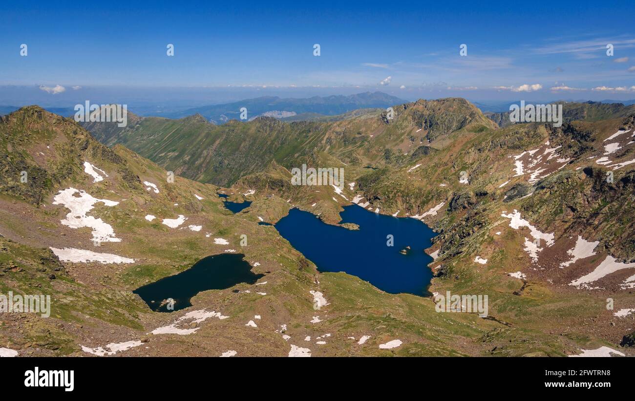 Vista dalla cima del Pic de l'Étang Fourcat (Pirenei, Andorra) ESP: Vistas desde el Pic de l'Étang Fourcat (Pirineos, Andorra) Foto Stock