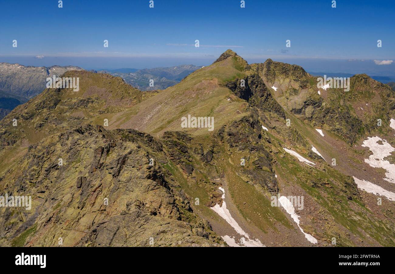Vista dalla cima del Pic de l'Étang Fourcat (Pirenei, Andorra) ESP: Vistas desde el Pic de l'Étang Fourcat (Pirineos, Andorra) Foto Stock