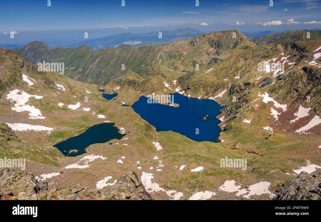 Vista dalla cima del Pic de l'Étang Fourcat (Pirenei, Andorra) ESP: Vistas desde el Pic de l'Étang Fourcat (Pirineos, Andorra) Foto Stock