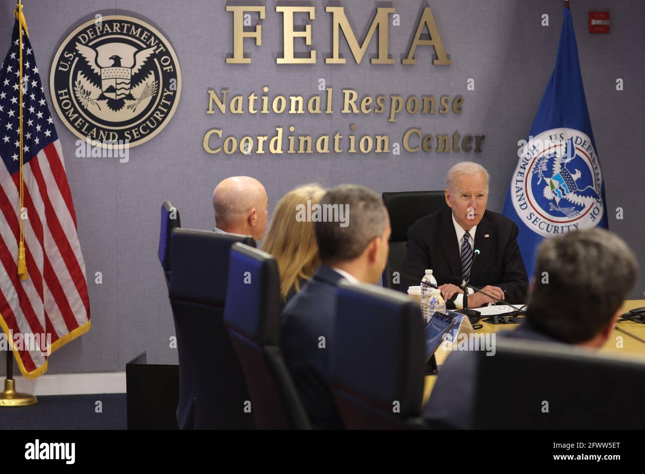 Il presidente degli Stati Uniti Joe Biden parla durante un briefing sull'Atlantic Hurricane Outlook e gli sforzi di preparazione alla sede FEMA il 24 maggio 2021 a Washington, DC.Credit: Oliver Contreras/Pool via CNP /MediaPunch Foto Stock