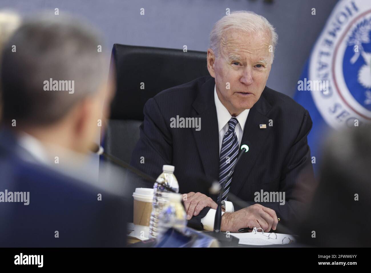 Washington, Stati Uniti. 24 maggio 2021. Il presidente Joe Biden parla durante un briefing sulle prospettive e gli sforzi di preparazione dell'uragano Atlantico presso la sede centrale della FEMA lunedì 24 maggio 2021 a Washington, DC. Foto di Oliver Contreras/UPI Credit: UPI/Alamy Live News Foto Stock