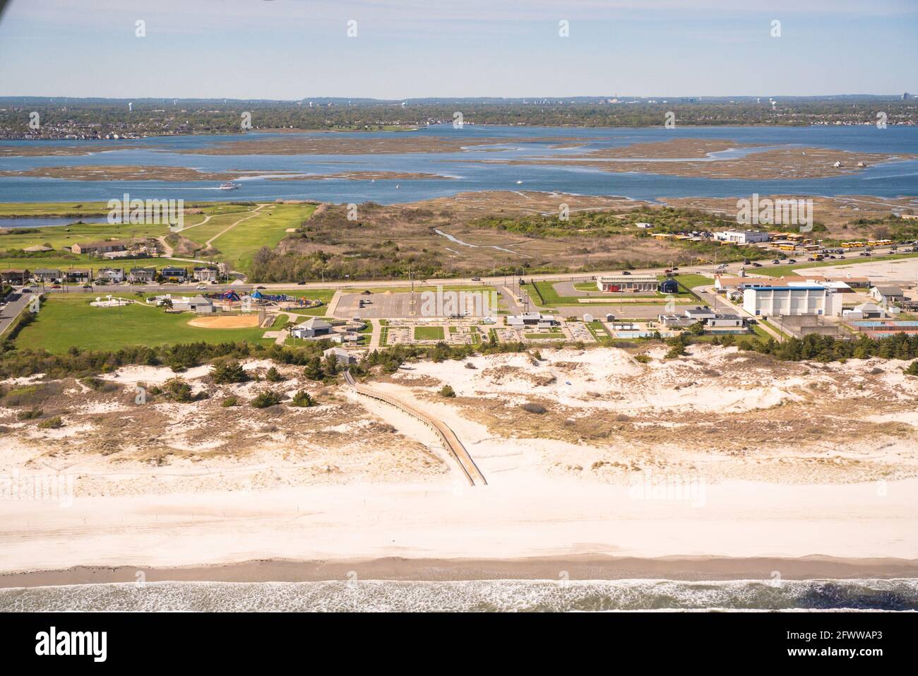 Vista aerea sulla contea di Nassau a Long Island New York Con vista sulla spiaggia del Lido Foto Stock