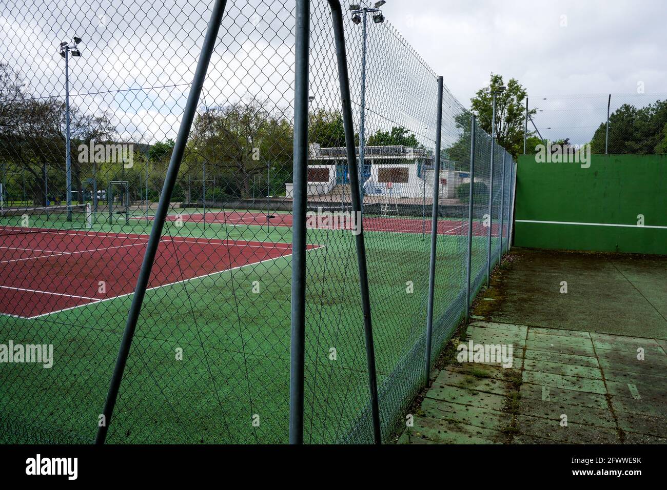 Campi da tennis, Santenay, Borgogna, Bourgogne-Franche-Comté Regione, Francia Foto Stock