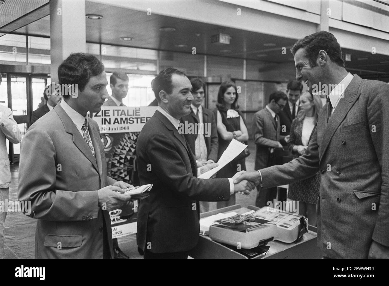 Missione dell'Istituto Italiano per il Commercio estero . Cerimonia di premiazione, 5 luglio 1968, PREMI, presentazioni, I Paesi Bassi, foto agenzia stampa del XX secolo, notizie da ricordare, documentario, fotografia storica 1945-1990, storie visive, Storia umana del XX secolo, che cattura momenti nel tempo Foto Stock