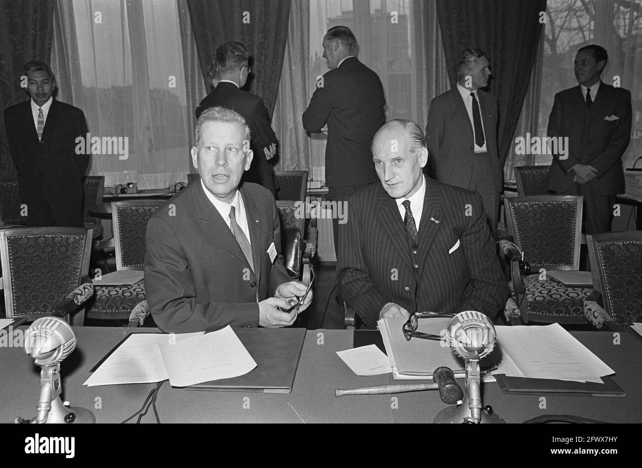 Apertura della Conferenza intergovernativa sull'Indonesia ad Amstelhotel, numero 5 f.l.n.r. J. Everts e mr. Bo t, 23 febbraio 1967, conferenze, Paesi Bassi, foto agenzia stampa del xx secolo, notizie da ricordare, documentario, fotografia storica 1945-1990, storie visive, Storia umana del XX secolo, che cattura momenti nel tempo Foto Stock