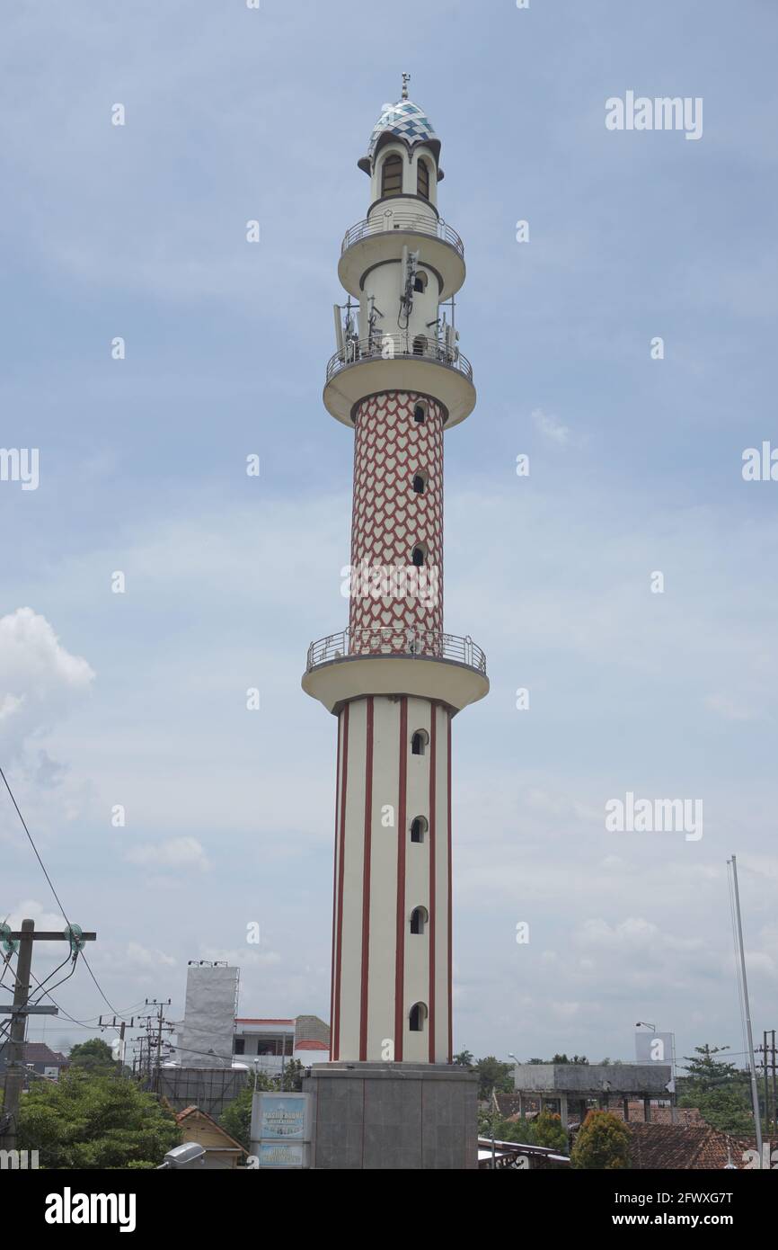 La torre di Masjid Agung Kediri (Grande Moschea di Kediri) Foto Stock