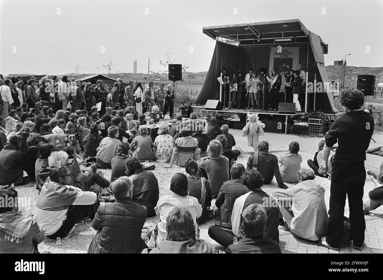 Manifestazione di protesta a Energie Onderzoekcentrum Nederland a Petten contro lo scarico di materiale radioattivo in mare; immagine di dimostrazione, maggio Foto Stock