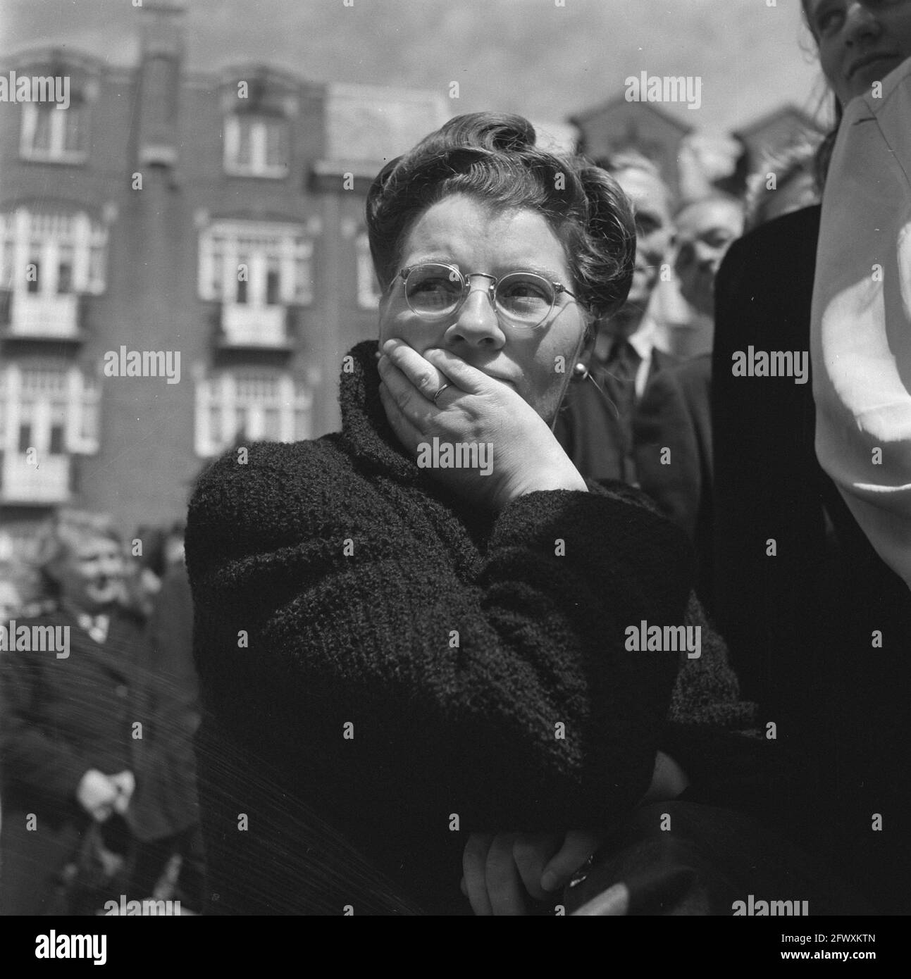 In attesa del loro turno, 14 febbraio 1946, Paesi Bassi, 20 ° secolo agenzia stampa foto, notizie da ricordare, documentario, fotografia storica 1945-1990 Foto Stock