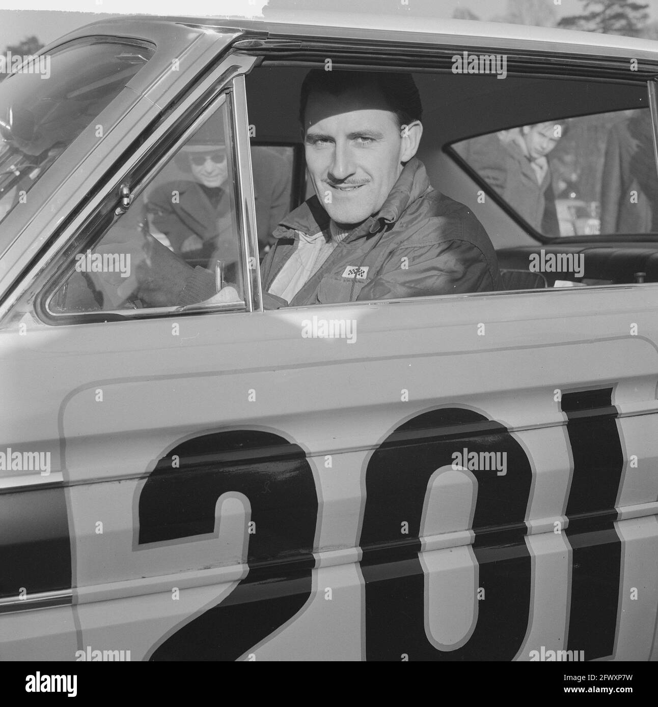 Rally de Monte Carlo , Graham Hill, 19 gennaio 1964, Rallys, I Paesi Bassi, foto agenzia stampa del XX secolo, notizie da ricordare, documentario, storici Foto Stock
