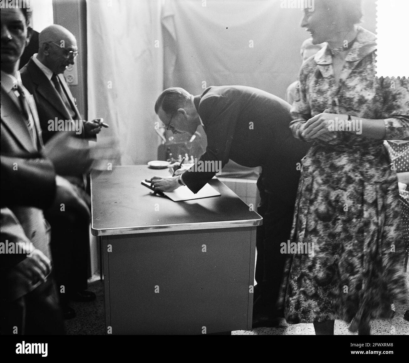 Accoglienza di Sieben, 26 giugno 1956, ricevimenti, Paesi Bassi, foto agenzia stampa del xx secolo, notizie da ricordare, documentario, fotografia storica Foto Stock