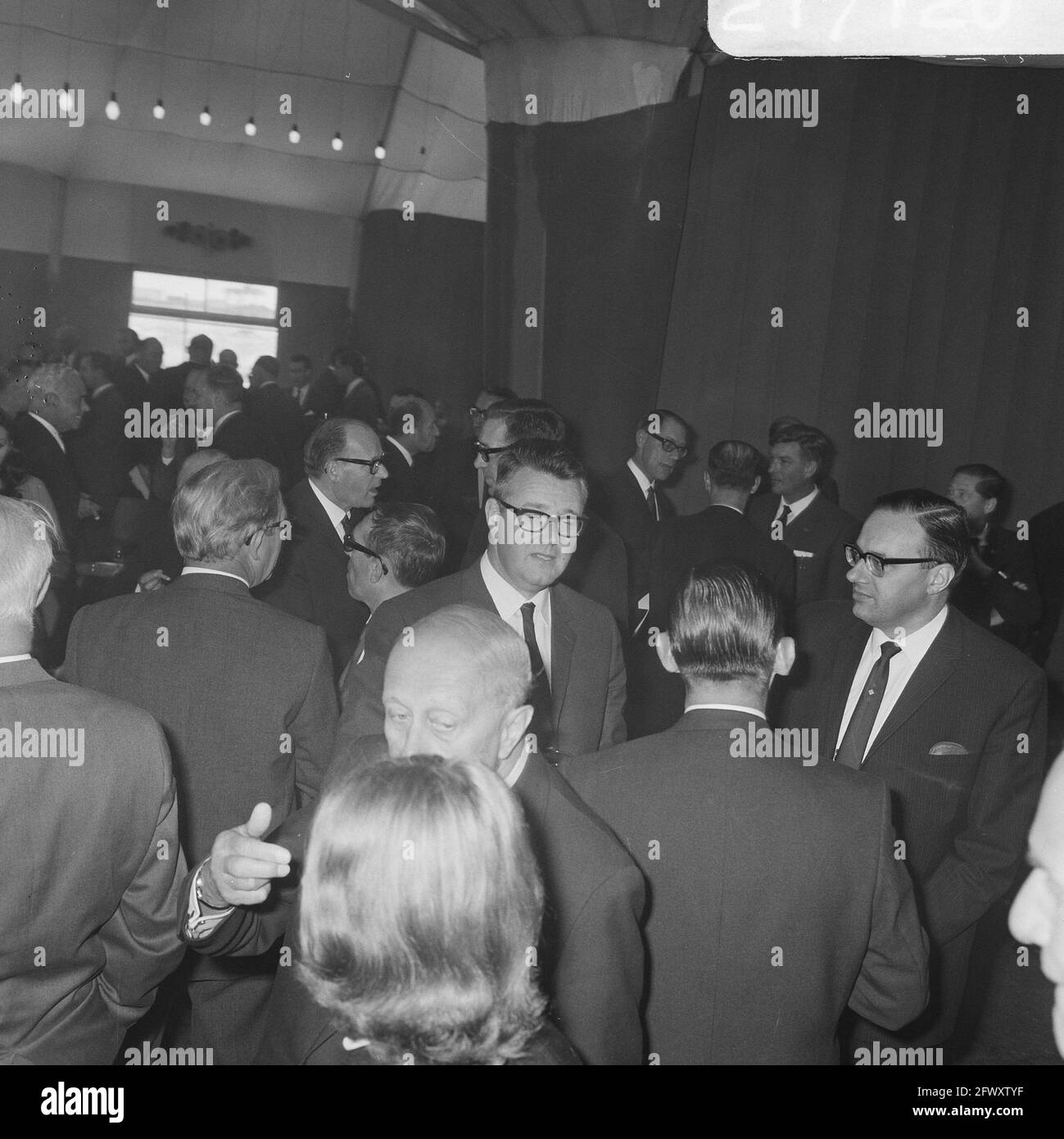 Ricevimento in occasione dell'apertura, 24 settembre 1968, ritratti di gruppo, ricevimenti, Paesi Bassi, foto agenzia stampa del xx secolo, notizie da re Foto Stock