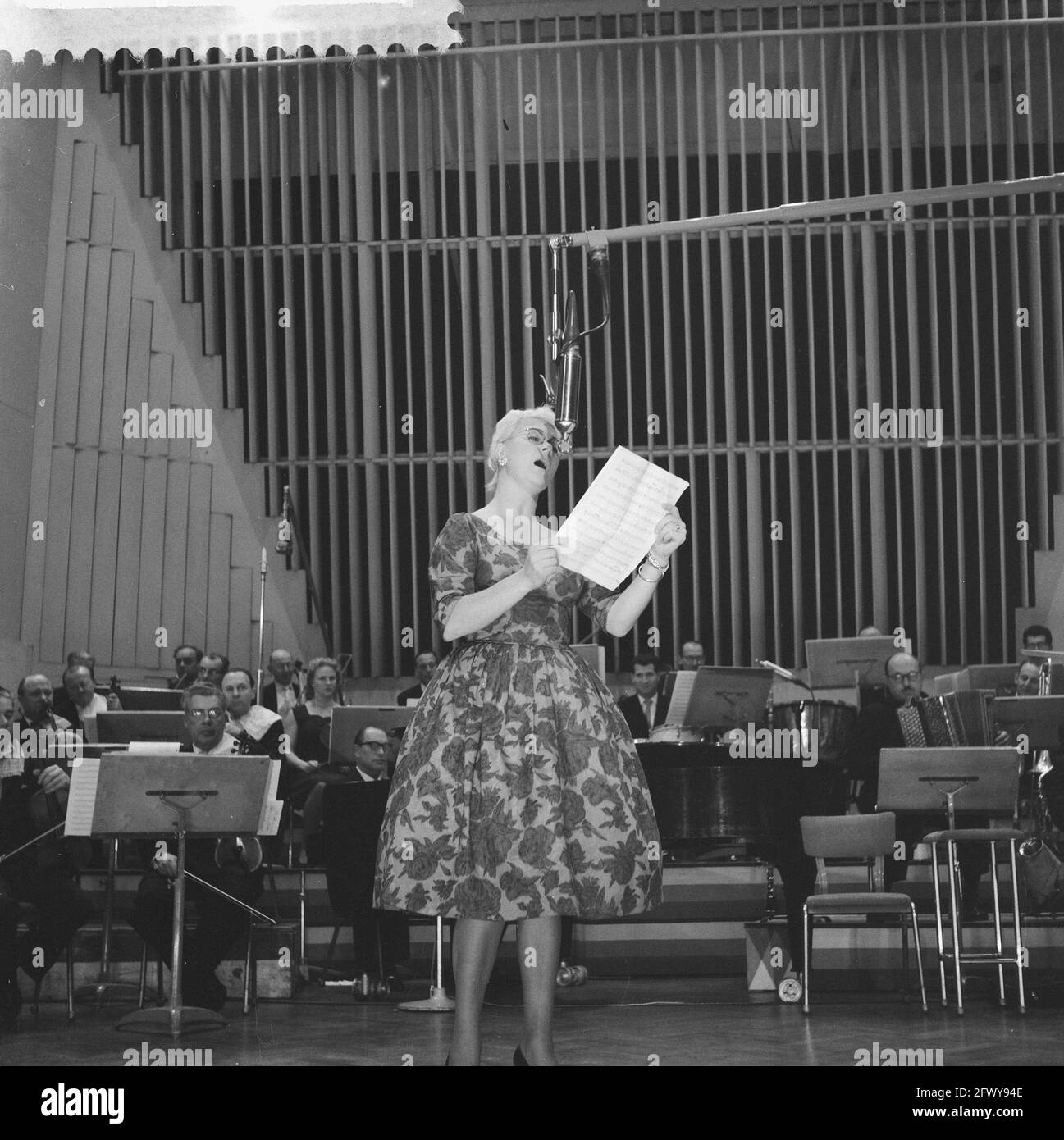Radio broadcast out are You , Annie de Reuver, 3 novembre 1959, trasmissioni radio, I Paesi Bassi, foto agenzia stampa del XX secolo, notizie da ricordare, Foto Stock