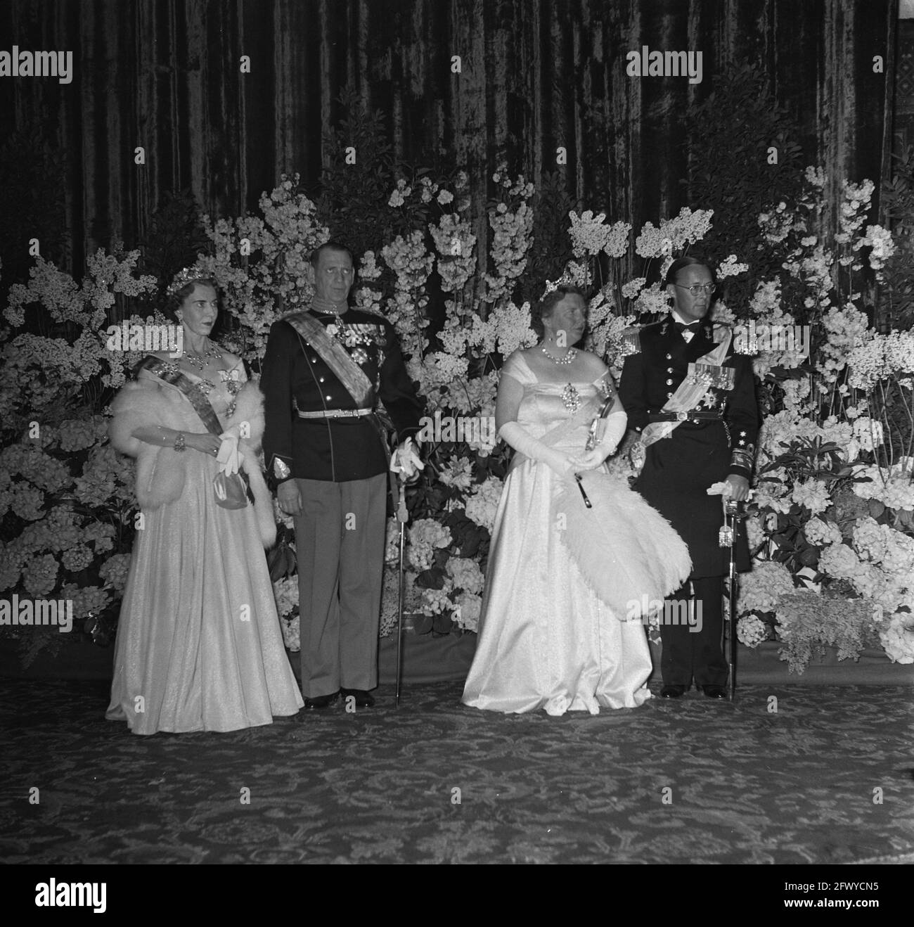 Reception Ridderzaal, 27 aprile 1954, ricevimenti, Paesi Bassi, foto agenzia stampa del XX secolo, notizie da ricordare, documentario, fotografia storica Foto Stock