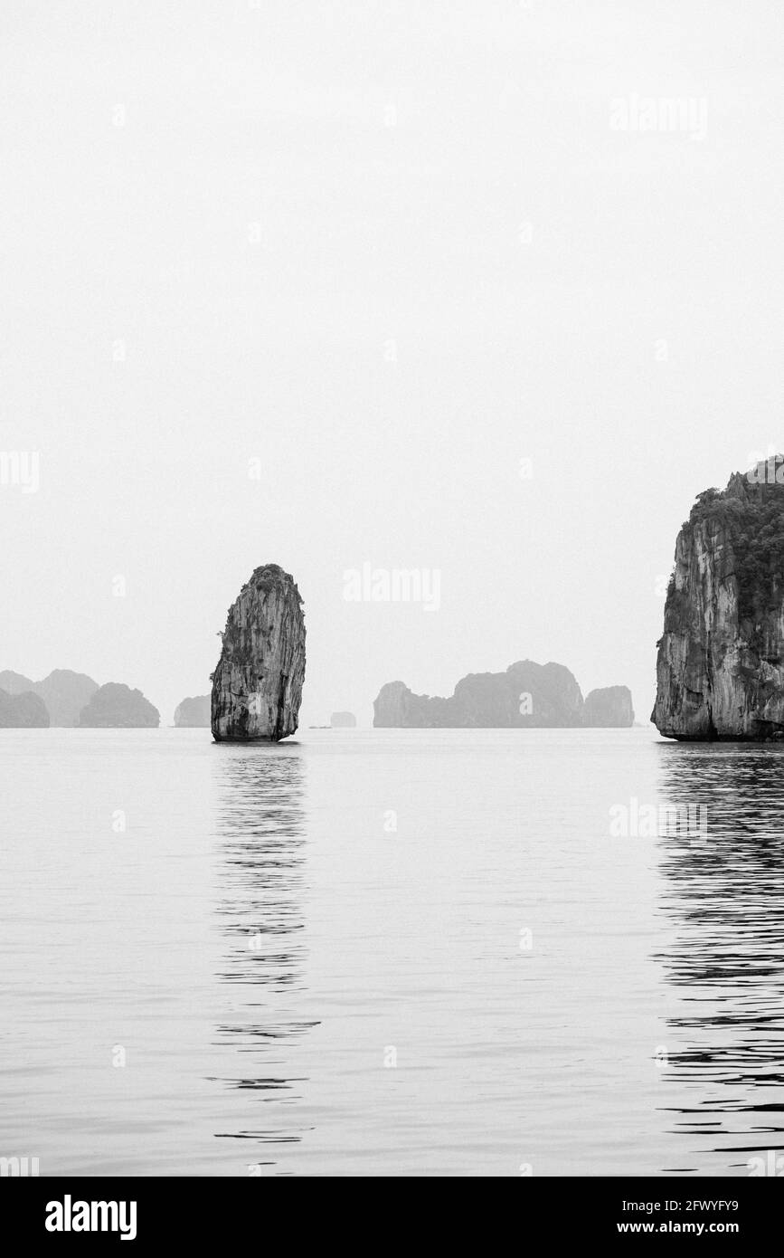 Mattina a Halong Bay, Vietnam Foto Stock