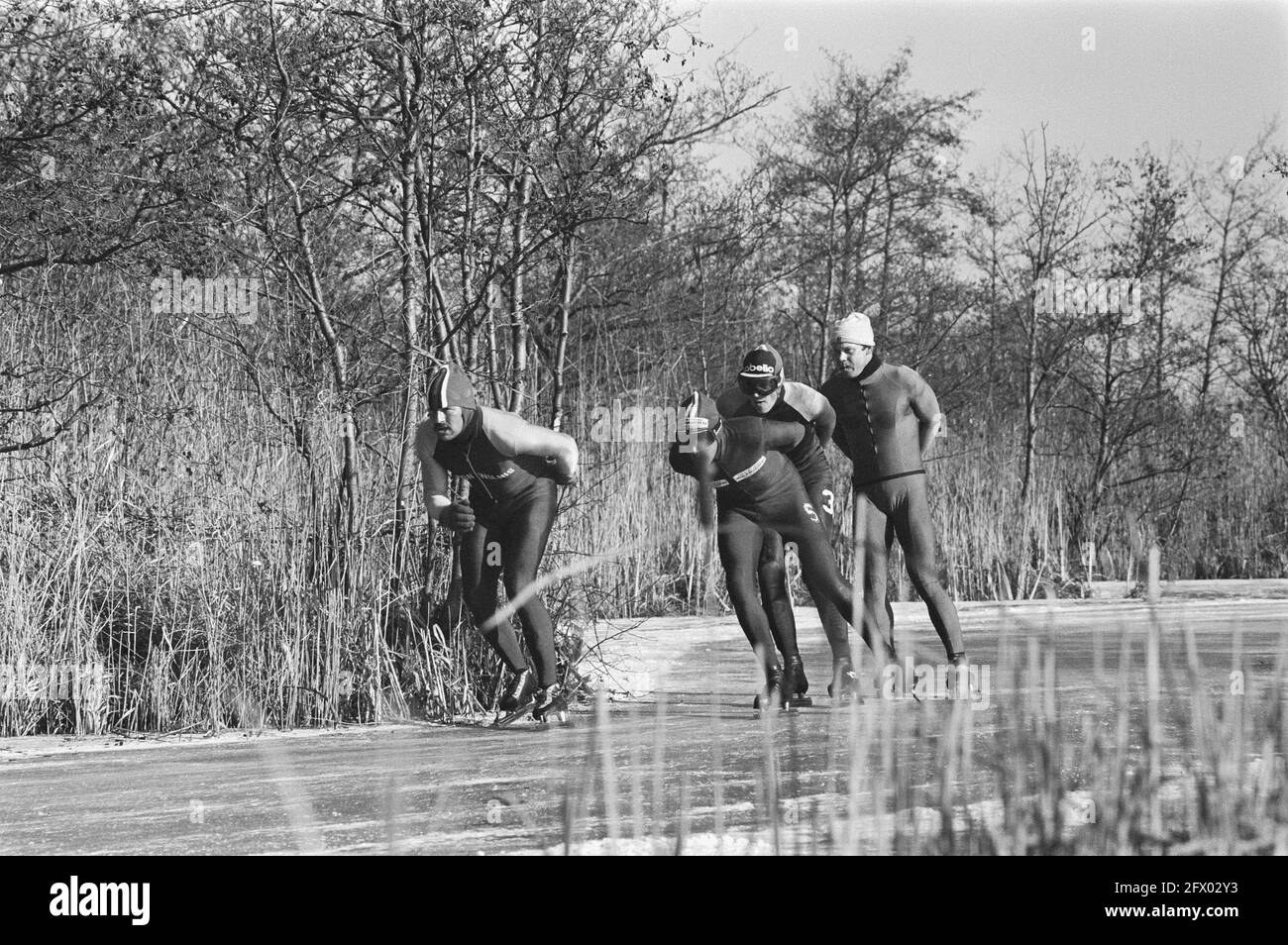 Maratona di pattinaggio di 140 km guidata nei pressi di Ankeveen per la prima volta dal 1979, 15 febbraio 1985, Pattinaggio, maratone, sport, Paesi Bassi, foto agenzia stampa del XX secolo, notizie da ricordare, documentario, fotografia storica 1945-1990, storie visive, Storia umana del XX secolo, che cattura momenti nel tempo Foto Stock