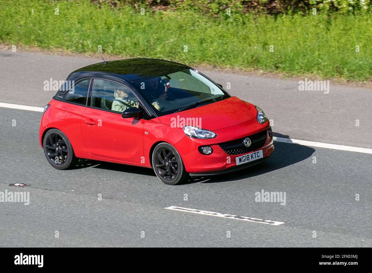 2018 rosso Vauxhall Adam eccitato 1229 cc 3 dr hatchback; Foto Stock