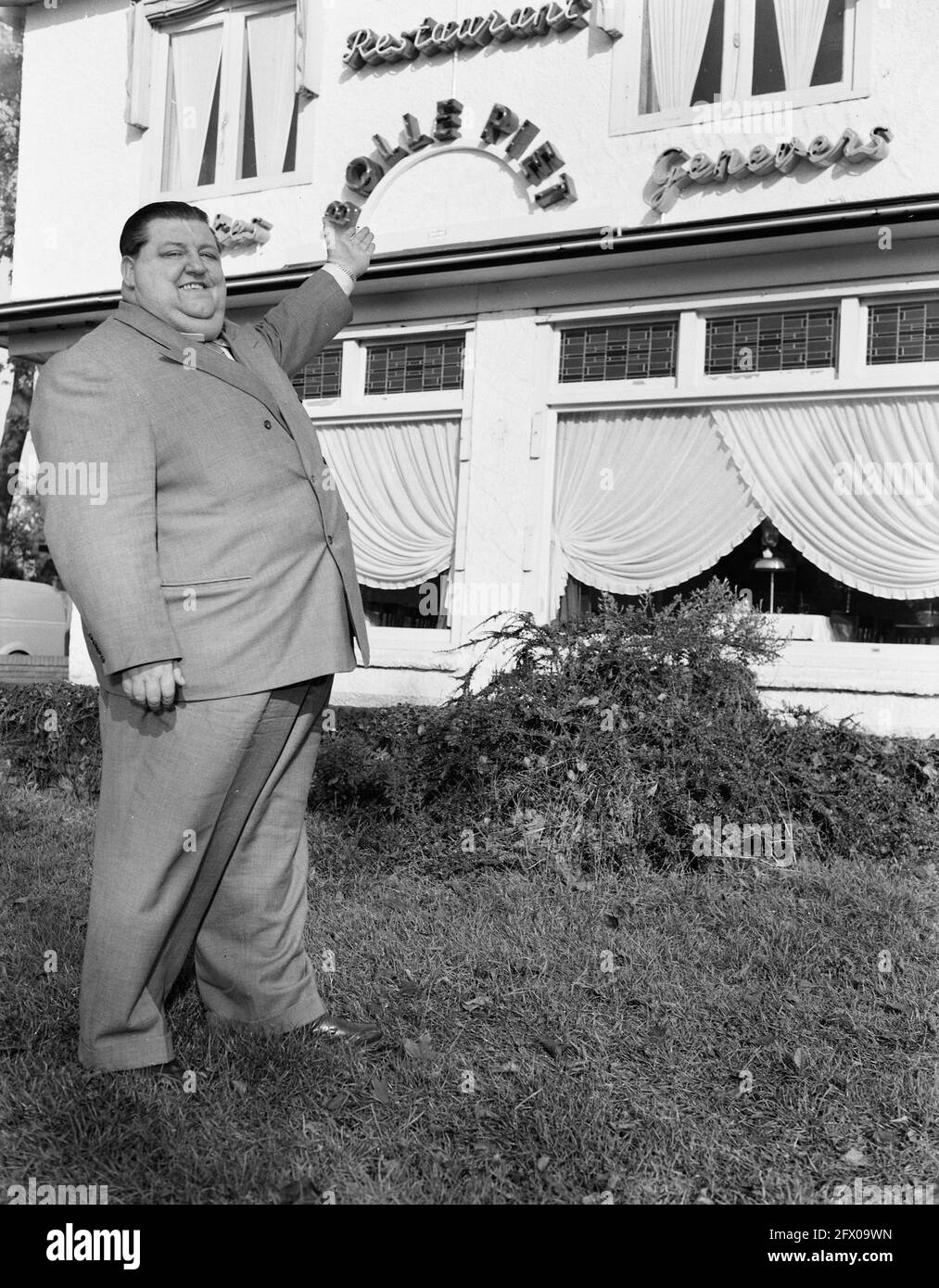 Serie Fat MAN a Doorn, l'uomo più pesante del nostro paese, vita 2 metri, 46 anni, 405 libbre, Piet van der Zwaard, 7 novembre 1955, Paesi Bassi, 20 ° secolo agenzia di stampa foto, notizie da ricordare, documentario, fotografia storica 1945-1990, storie visive, Storia umana del XX secolo, che cattura momenti nel tempo Foto Stock