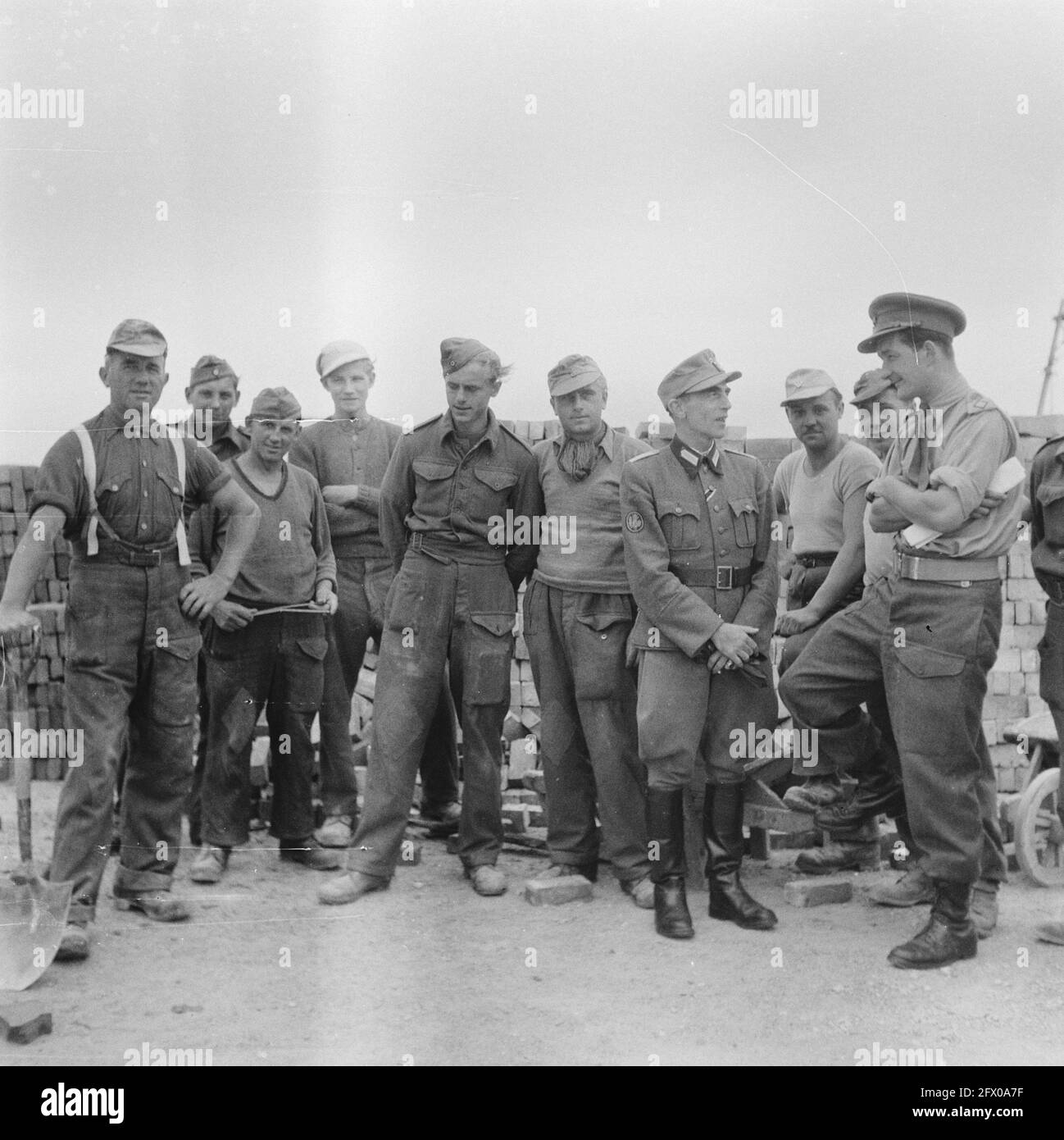 [Series Landmines Cleared at Hook of Holland], agosto 1945, Landmines, Clearing, seconda guerra mondiale, Ricostruzione, Paesi Bassi, foto agenzia stampa del XX secolo, notizie da ricordare, documentario, fotografia storica 1945-1990, storie visive, Storia umana del XX secolo, che cattura momenti nel tempo Foto Stock