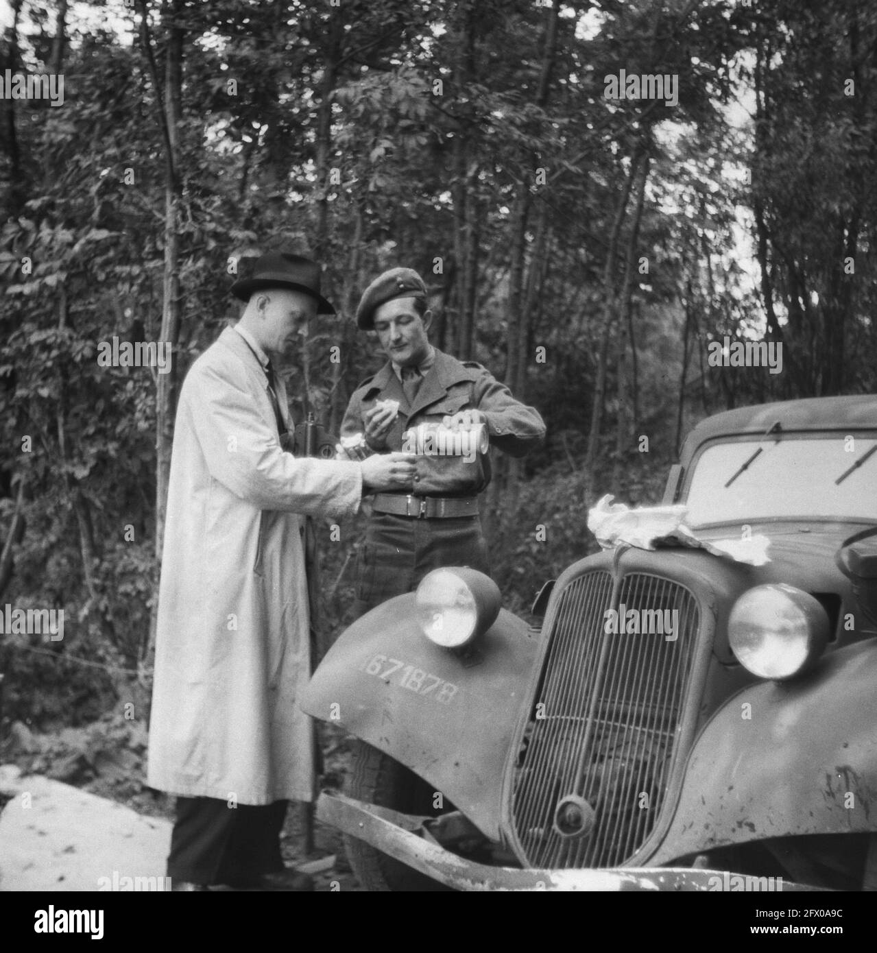 [Serie di mine terrestri sbarbate a Hook of Holland], agosto 1945, mine terrestri, sdoganamento, seconda guerra mondiale, Ricostruzione, Paesi Bassi, foto agenzia stampa del XX secolo, notizie da ricordare, documentario, fotografia storica 1945-1990, storie visive, Storia umana del XX secolo, che cattura momenti nel tempo Foto Stock