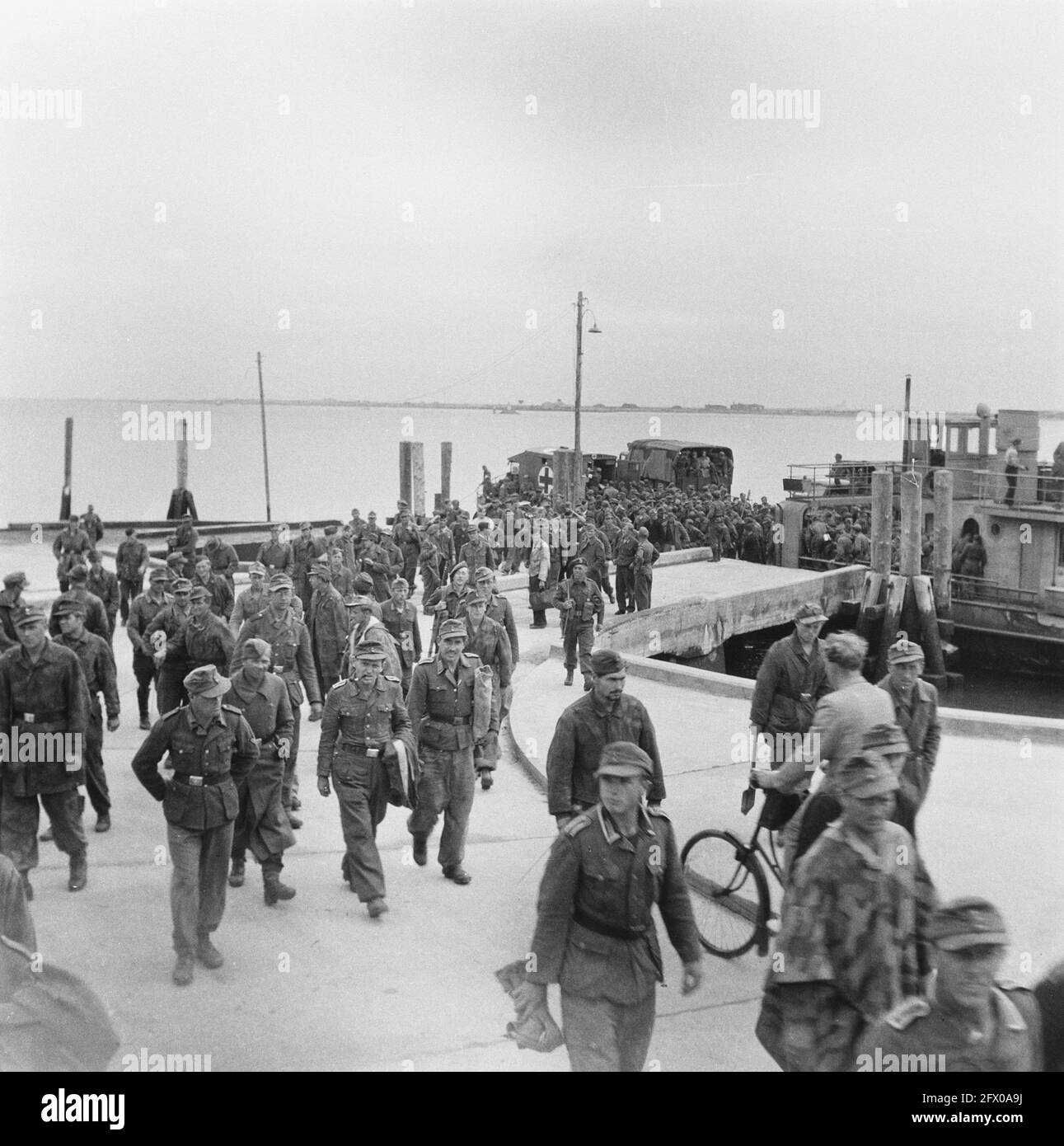 [Serie di mine sbarbate a Hook of Holland], agosto 1945, ripresa, seconda guerra mondiale, Paesi Bassi, foto agenzia stampa del xx secolo, notizie da ricordare, documentario, fotografia storica 1945-1990, storie visive, Storia umana del XX secolo, che cattura momenti nel tempo Foto Stock