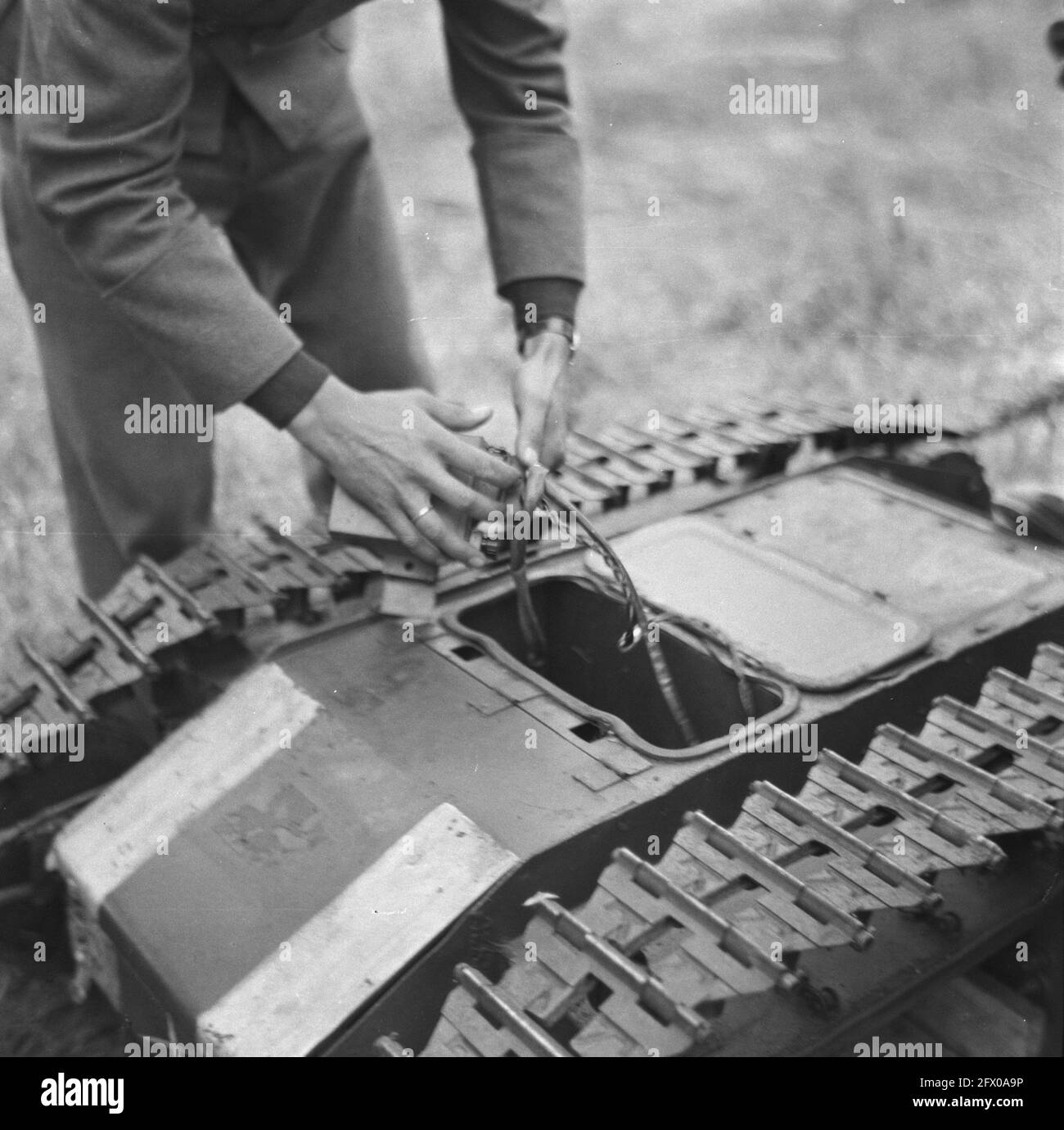 [Serie di mine terrestri sbarbate in Hook of Holland], agosto 1945, mine terrestri, sdoganamento, seconda guerra mondiale, Ricostruzione, Paesi Bassi, foto agenzia stampa del XX secolo, notizie da ricordare, documentario, fotografia storica 1945-1990, storie visive, Storia umana del XX secolo, che cattura momenti nel tempo Foto Stock