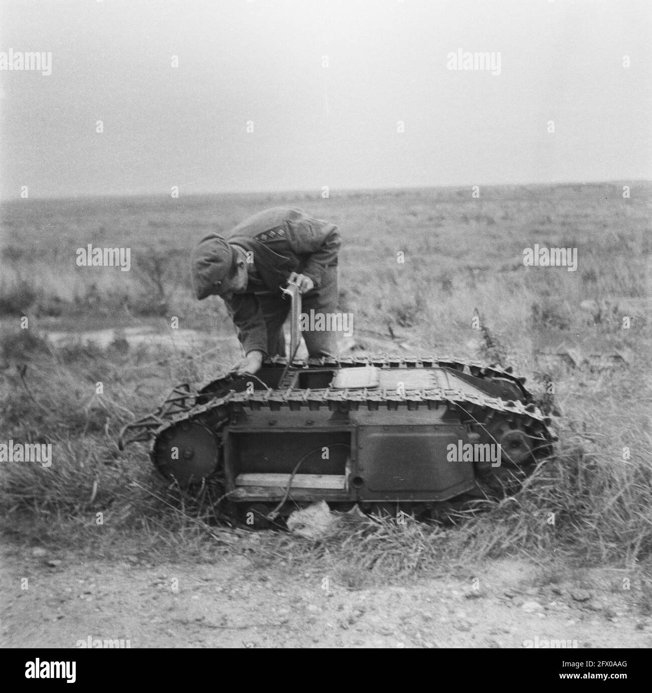 [Serie di mine terrestri sbarbate in Hook of Holland], agosto 1945, mine terrestri, sdoganamento, seconda guerra mondiale, Ricostruzione, Paesi Bassi, foto agenzia stampa del XX secolo, notizie da ricordare, documentario, fotografia storica 1945-1990, storie visive, Storia umana del XX secolo, che cattura momenti nel tempo Foto Stock