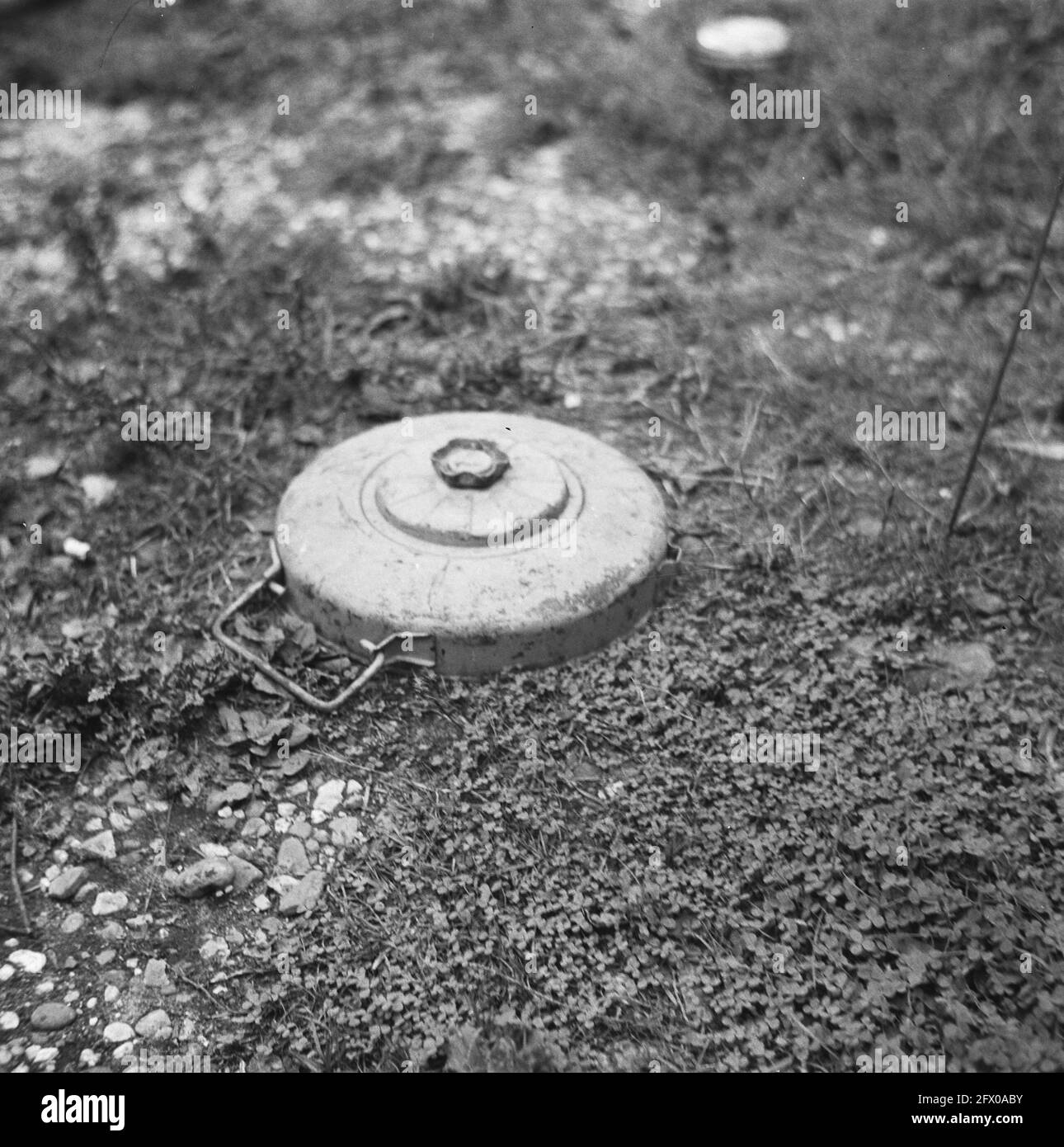 [Serie di mine terrestri sbarbate a Hook of Holland], agosto 1945, mine terrestri, sdoganamento, seconda guerra mondiale, Ricostruzione, Paesi Bassi, foto agenzia stampa del XX secolo, notizie da ricordare, documentario, fotografia storica 1945-1990, storie visive, Storia umana del XX secolo, che cattura momenti nel tempo Foto Stock