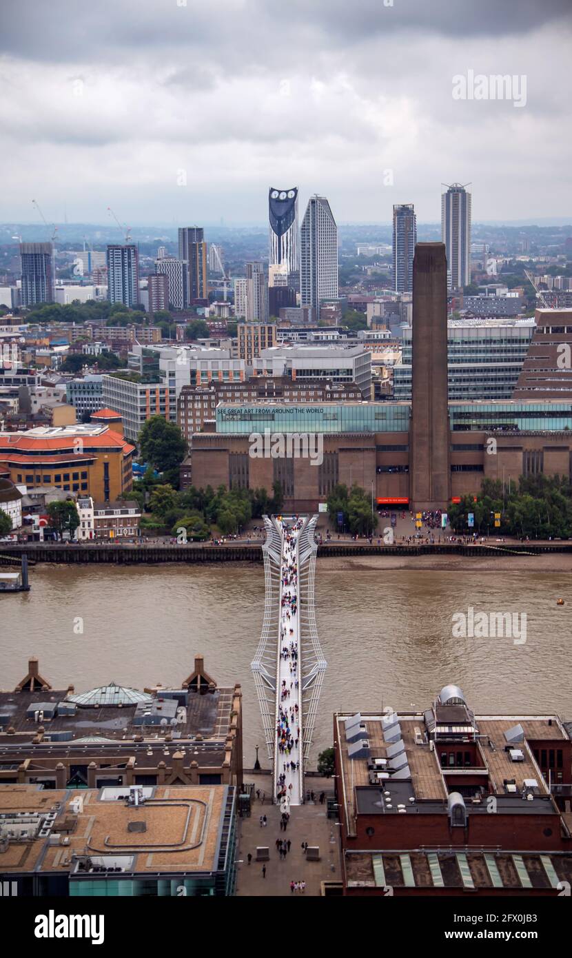 vista sul ponte di londra e tate modern Foto Stock