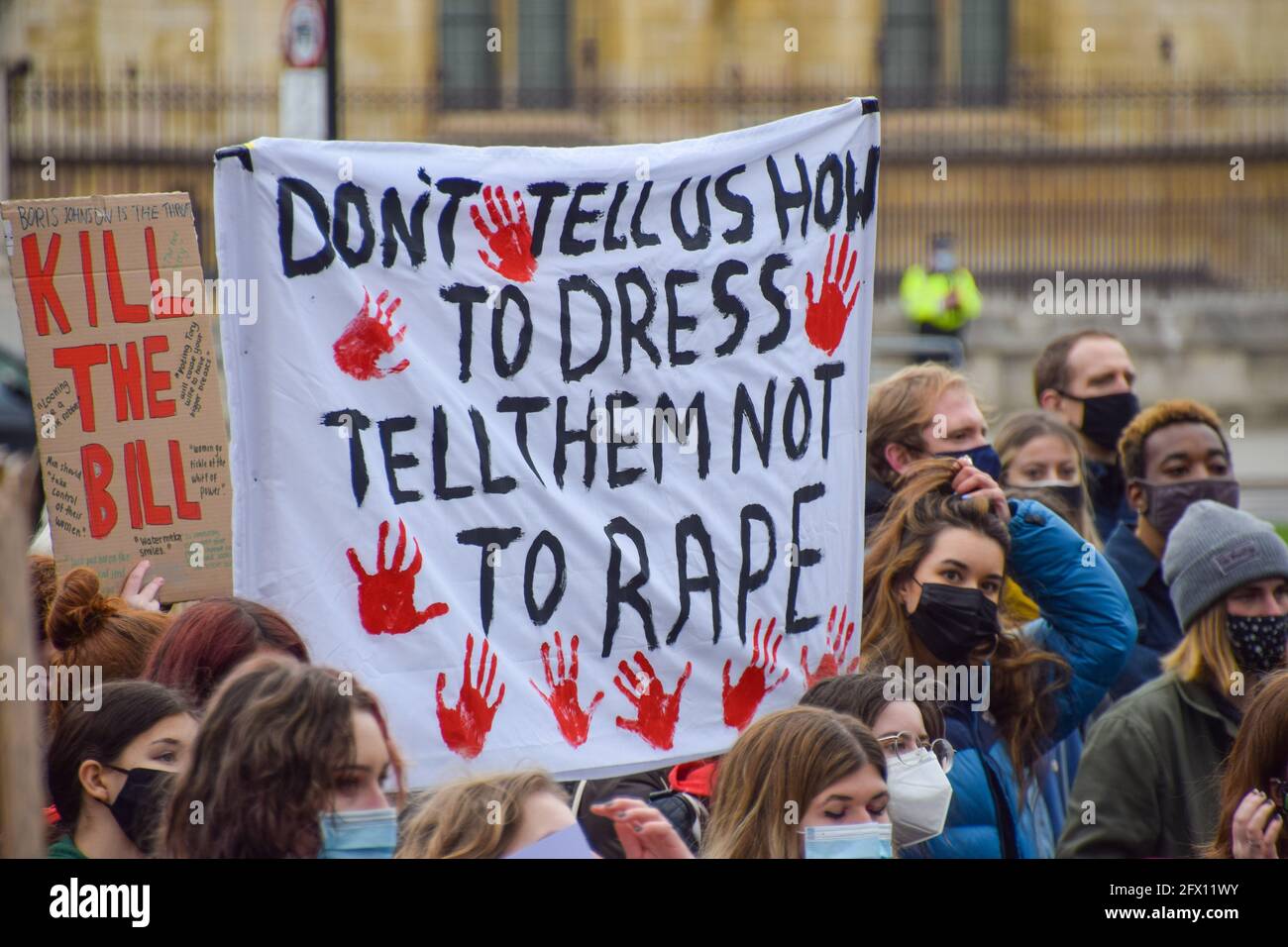 Londra, Regno Unito. 3 Apr 2021. Centinaia di manifestanti si sono riuniti in Piazza del Parlamento per la marcia del 97 per cento per protestare contro le molestie delle donne. Foto Stock