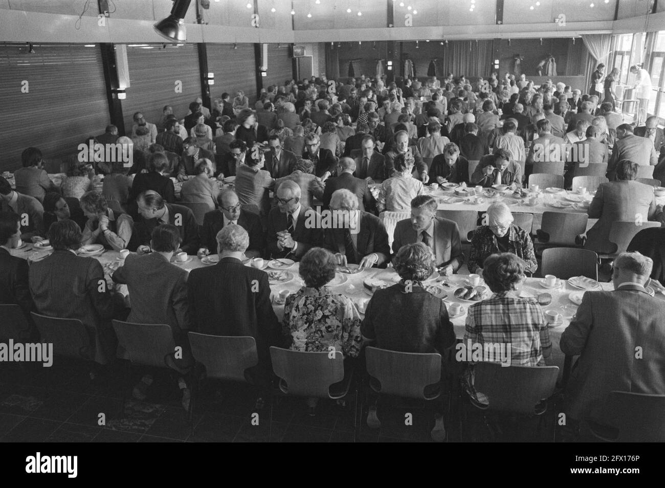 Consiglio di partito ARP Hoogeveen; durante il pranzo, 20 maggio 1978, pranzi, consigli di partito, I Paesi Bassi, foto agenzia stampa del XX secolo, notizie da ricordare, documentario, fotografia storica 1945-1990, storie visive, Storia umana del XX secolo, che cattura momenti nel tempo Foto Stock